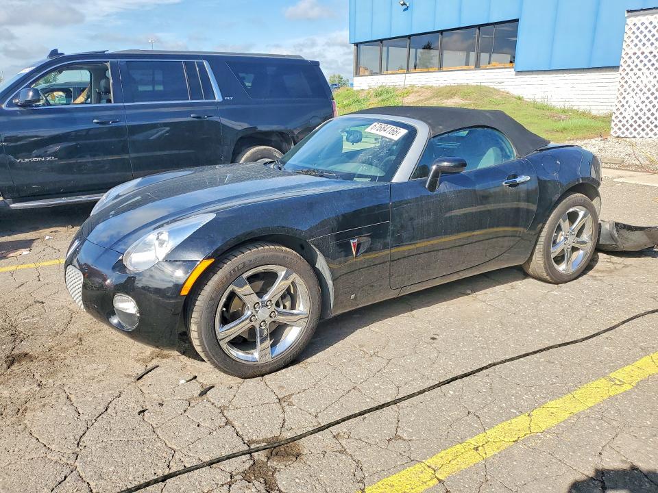 67684166 :رقم المزاد ، 1G2MB35B88Y111971 vin ، 2008 Pontiac Solstice مزاد بيع