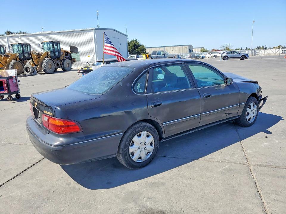 68692146 :رقم المزاد ، 4T1BF18B0WU235918 vin ، 1998 Toyota Avalon مزاد بيع