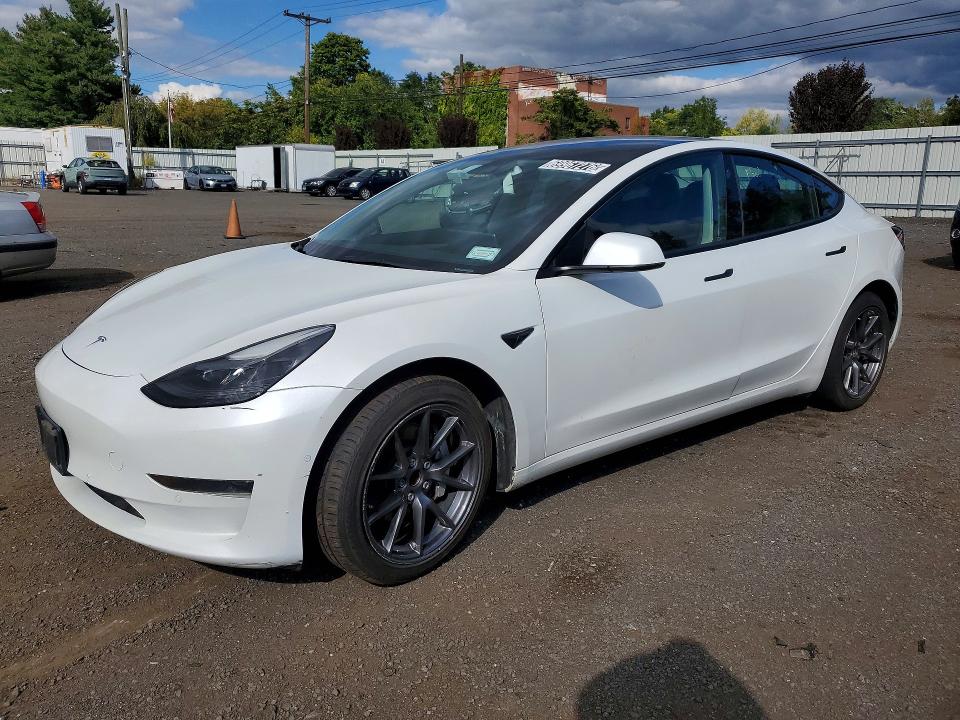 69967276 :رقم المزاد ، 5YJ3E1EA9NF372211 vin ، 2022 Tesla Model 3 مزاد بيع
