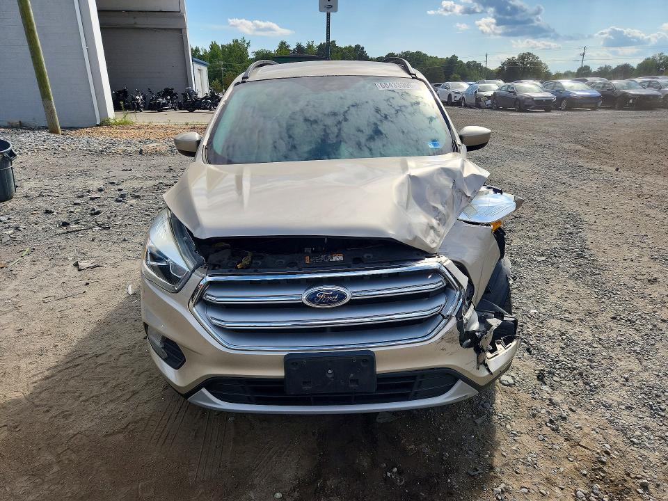 Продажа на аукционе авто 2017 Ford Escape, vin: 1FMCU0GD7HUE83464, номер лота: 68433996