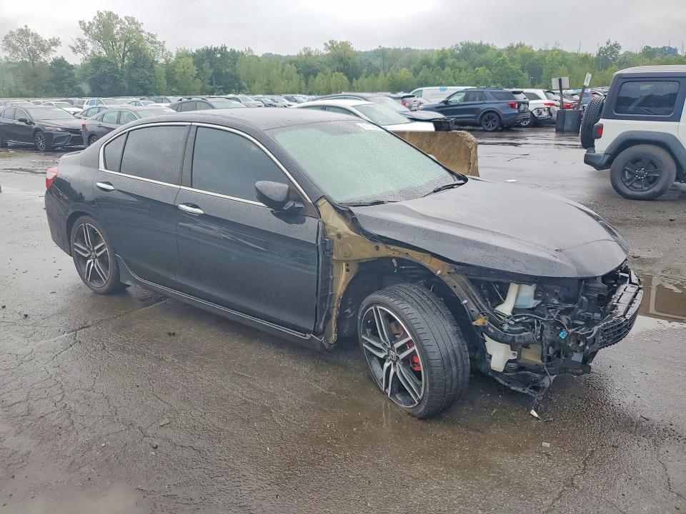 Продаж на аукціоні авто 2017 Honda Accord, vin: 1HGCR2F17HA242046, номер лоту: 67109896