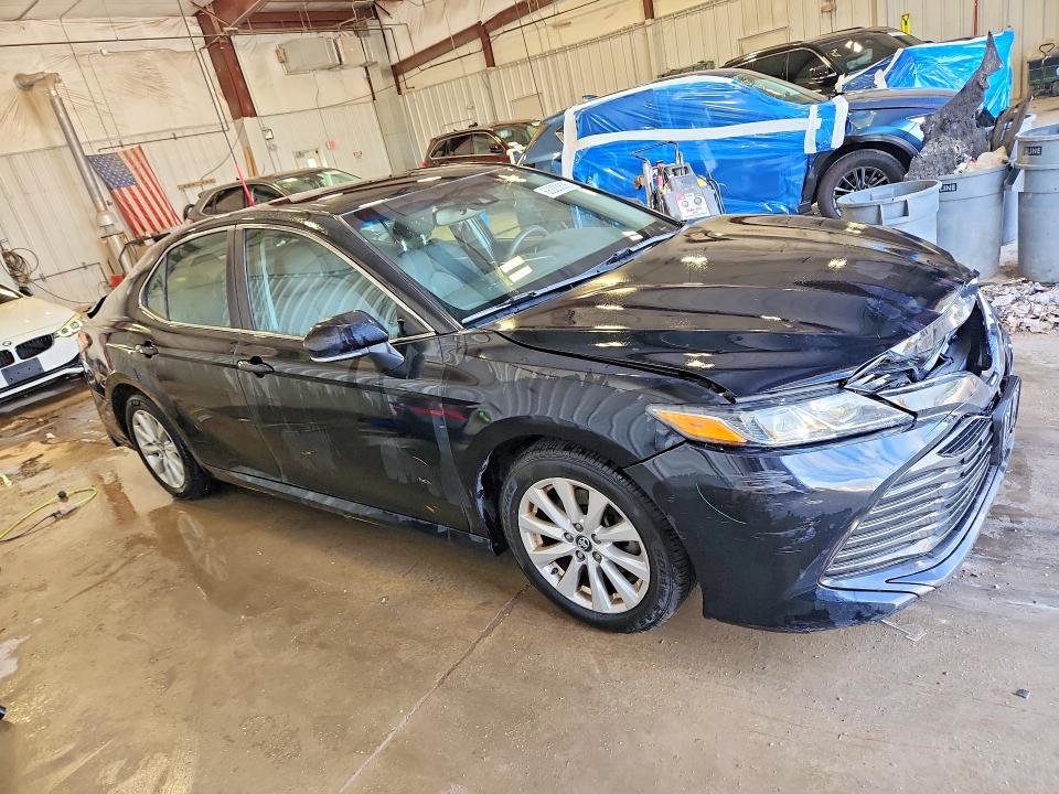 Auction sale of the 2018 Toyota Camry, vin: 4T1B11HK2JU034125, lot number: 68223806