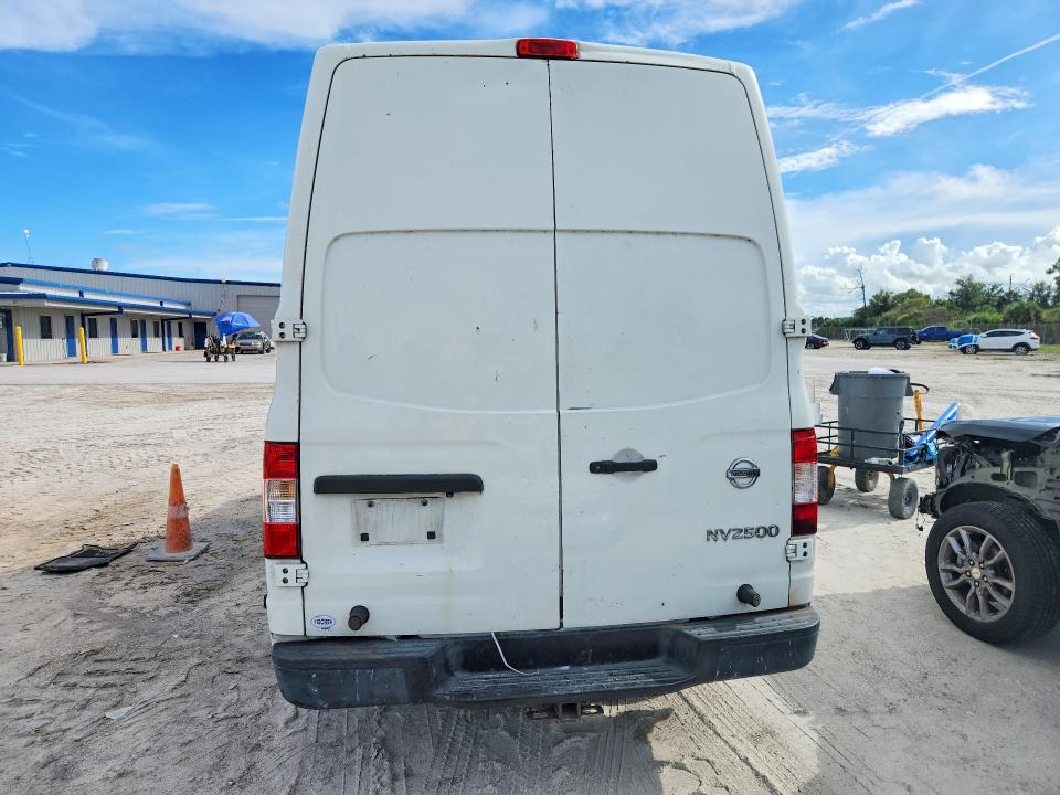 67475896 :رقم المزاد ، 1N6BF0LY7HN802775 vin ، 2017 Nissan Nv مزاد بيع