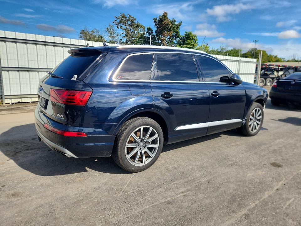 Продаж на аукціоні авто 2017 Audi Q7, vin: WA1VAAF7XHD021904, номер лоту: 69559546