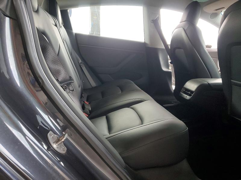67058616 :رقم المزاد ، 5YJ3E1EA6JF050488 vin ، 2018 Tesla Model 3 مزاد بيع