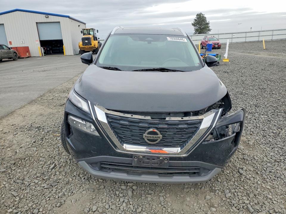 70560646 :رقم المزاد ، 5N1AT3BBXMC680565 vin ، 2021 Nissan Rogue مزاد بيع