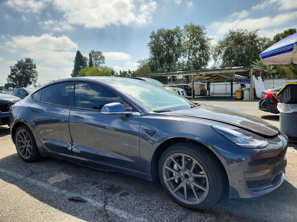 68883876 :رقم المزاد ، 5YJ3E1EA8LF705107 vin ، 2020 Tesla Model 3 مزاد بيع