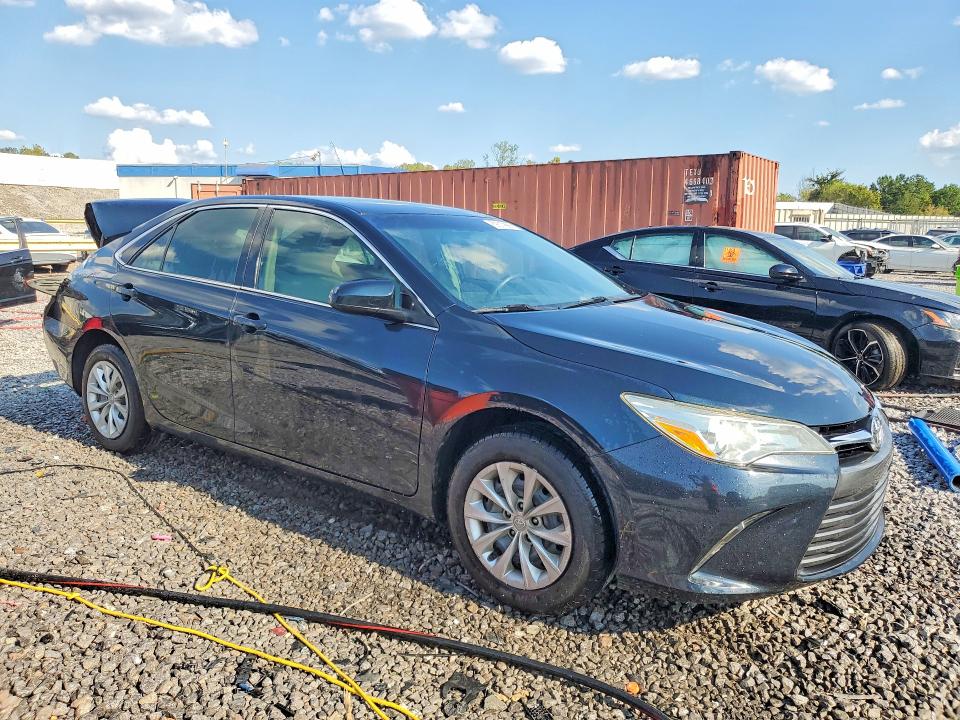 69017606 :رقم المزاد ، 4T1BF1FK7HU648778 vin ، 2017 Toyota Camry مزاد بيع