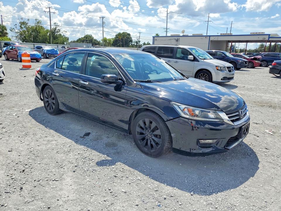 2015 Honda Accord მანქანა იყიდება აუქციონზე, vin: 1HGCR2F70FA065700, აუქციონის ნომერი: 69863506