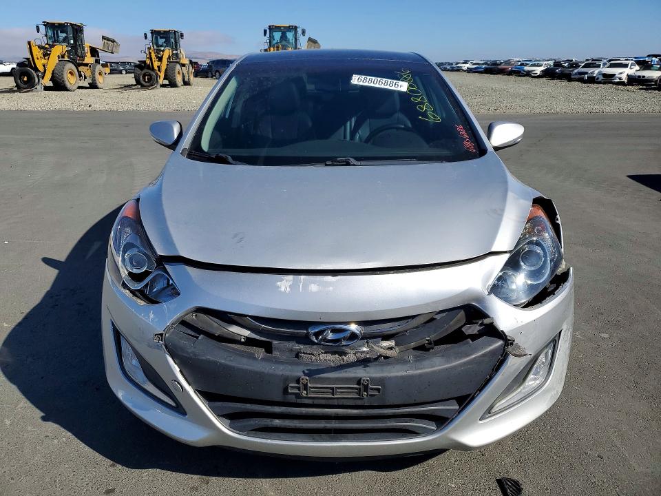 2013 Hyundai Elantra Gt მანქანა იყიდება აუქციონზე, vin: KMHD35LE3DU110452, აუქციონის ნომერი: 68806886