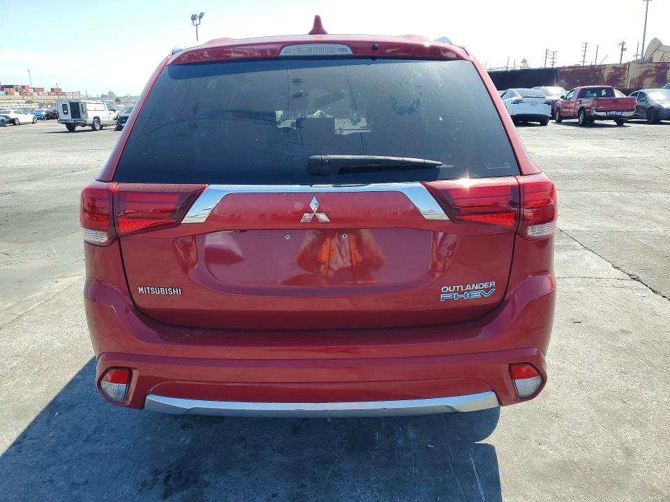 Продажа на аукционе авто 2018 Mitsubishi Outlander, vin: JA4J24A50JZ060223, номер лота: 70643806