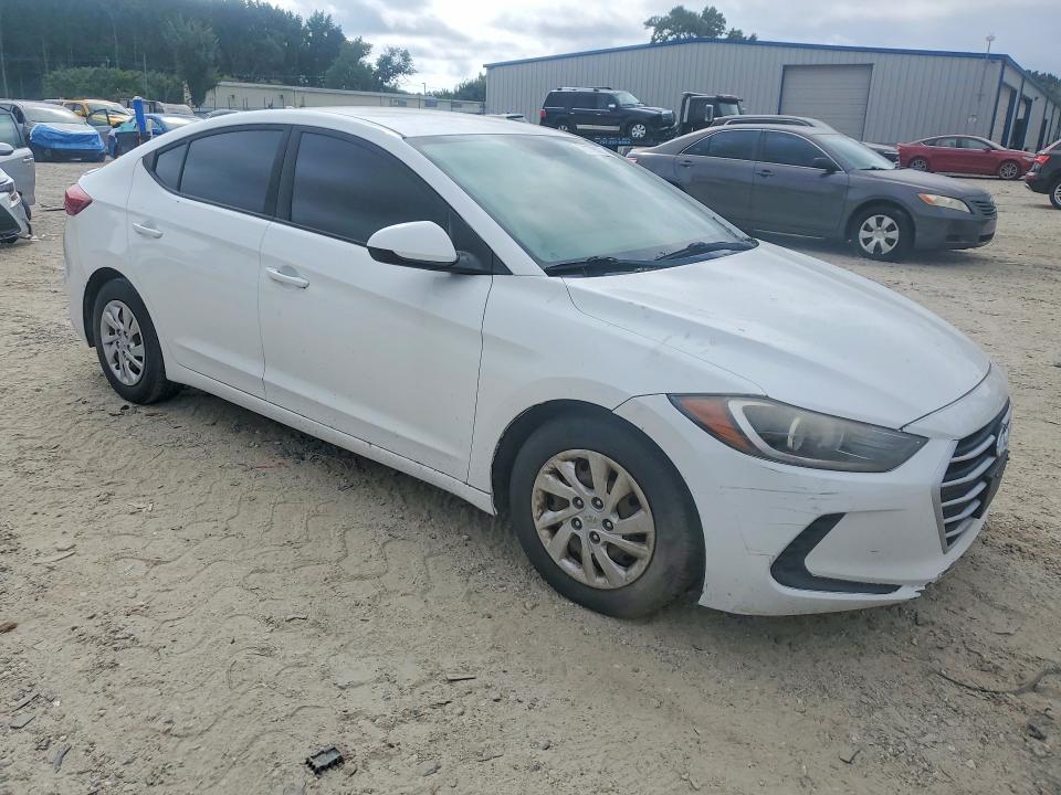 70179826 :رقم المزاد ، 5NPD74LF7HH183528 vin ، 2017 Hyundai Elantra مزاد بيع