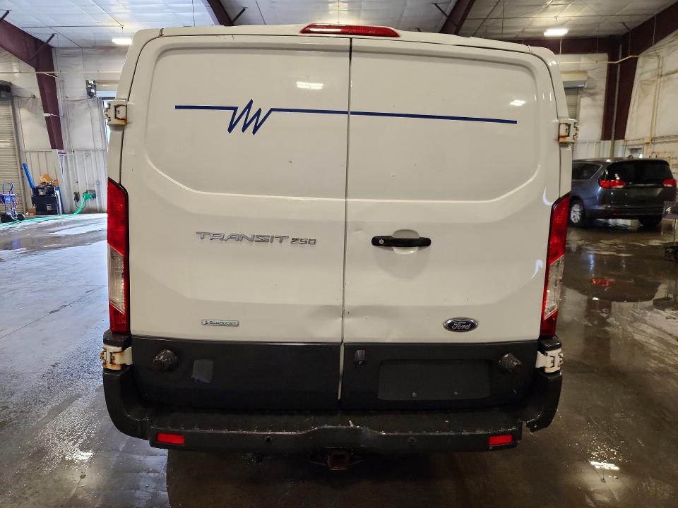 2018 Ford Transit მანქანა იყიდება აუქციონზე, vin: 1FTYR2ZG2JKB14558, აუქციონის ნომერი: 69594426