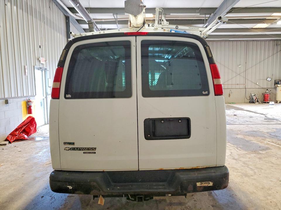 68716496 :رقم المزاد ، 1GCWGFCA4B1169870 vin ، 2011 Chevrolet Express G2500 مزاد بيع