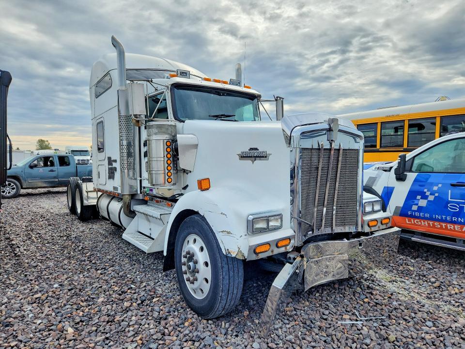 Продажа на аукционе авто 2000 Kenworth W900, vin: 1XKWDB9X7YR848740, номер лота: 69780196