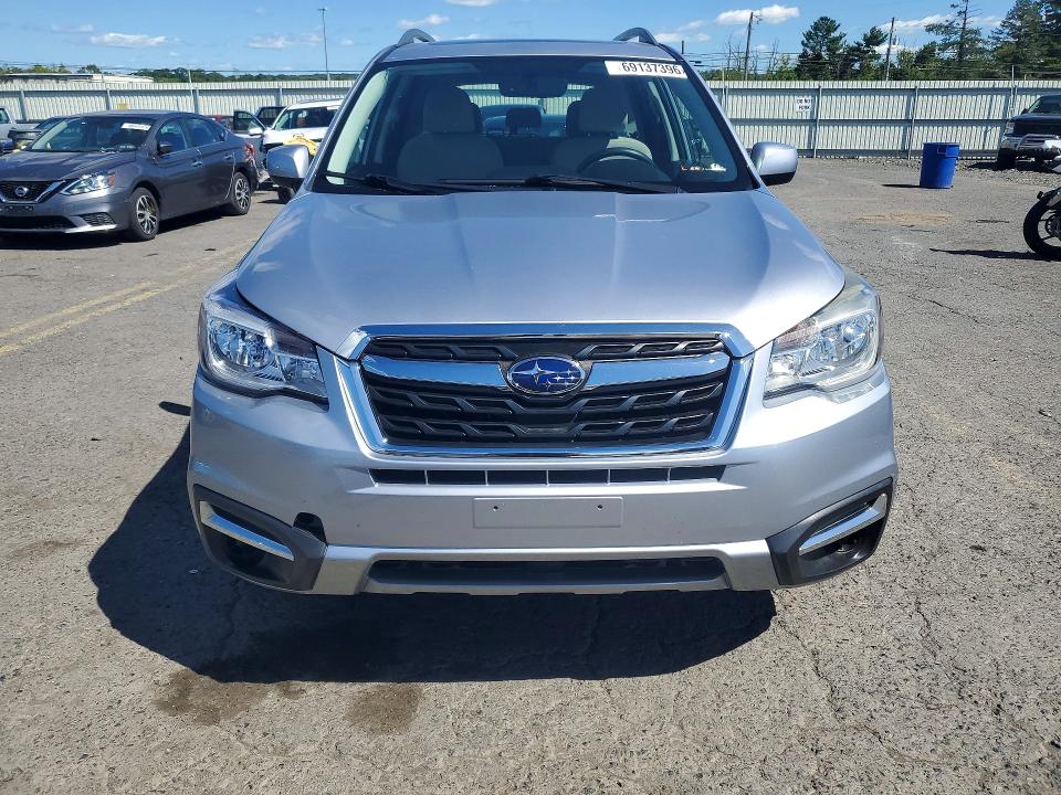 Auction sale of the 2017 Subaru Forester, vin: JF2SJAEC5HH567821        , lot number: 69137396
