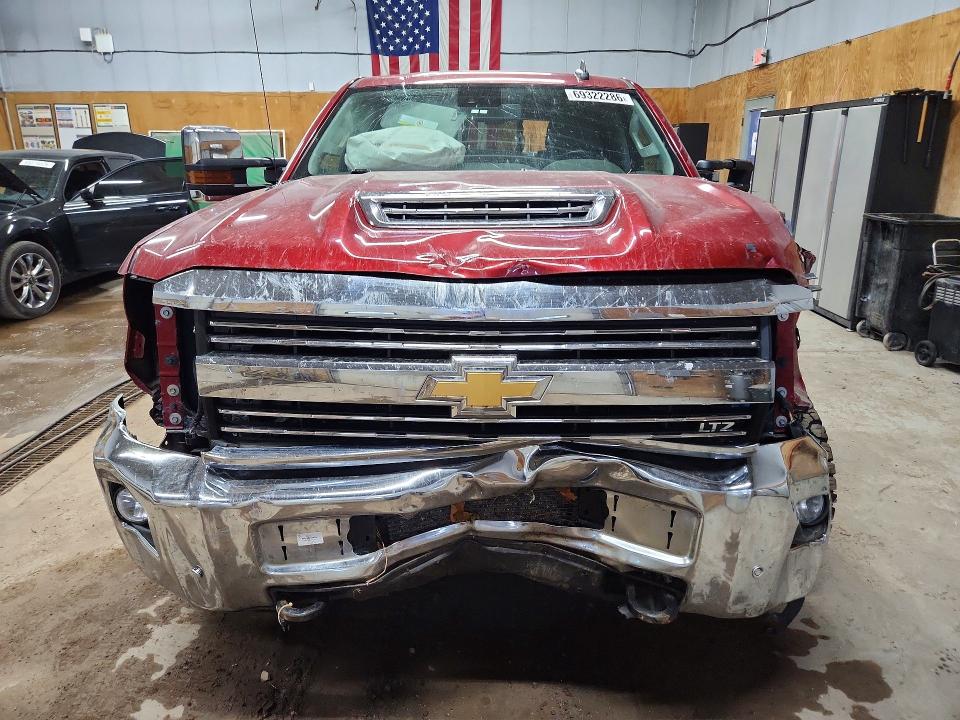 69322286 :رقم المزاد ، 1GC4K0EY3JF239132 vin ، 2018 Chevrolet Silverado مزاد بيع