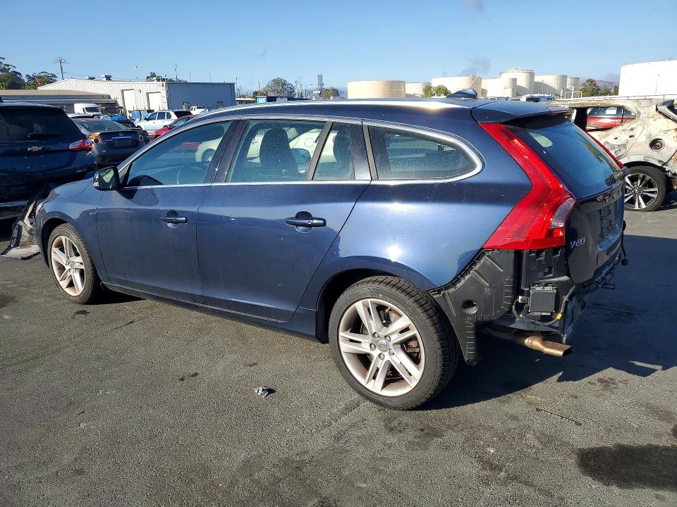 Продажа на аукционе авто 2015 Volvo V60, vin: YV1612SK1F1222335, номер лота: 69709336