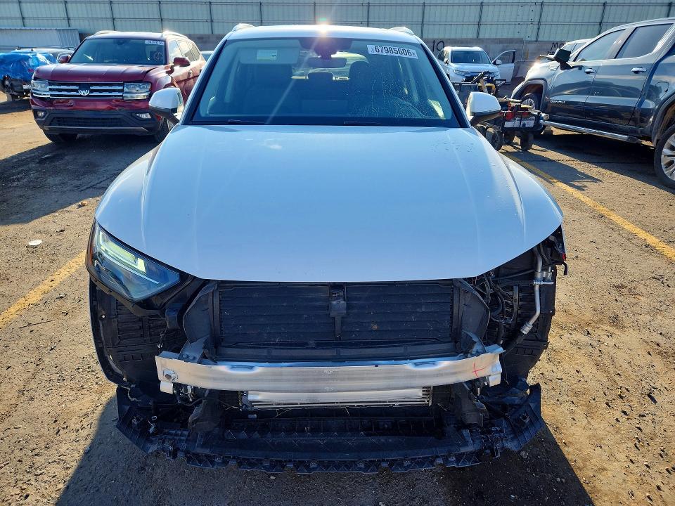 67985606 :رقم المزاد ، WA1EAAFY2N2028281 vin ، 2022 Audi Q5 مزاد بيع