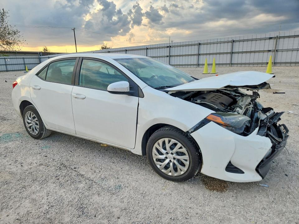 Aukcja sprzedaży 2017 Toyota Corolla, vin: 5YFBURHE4HP657032, numer aukcji: 69937826