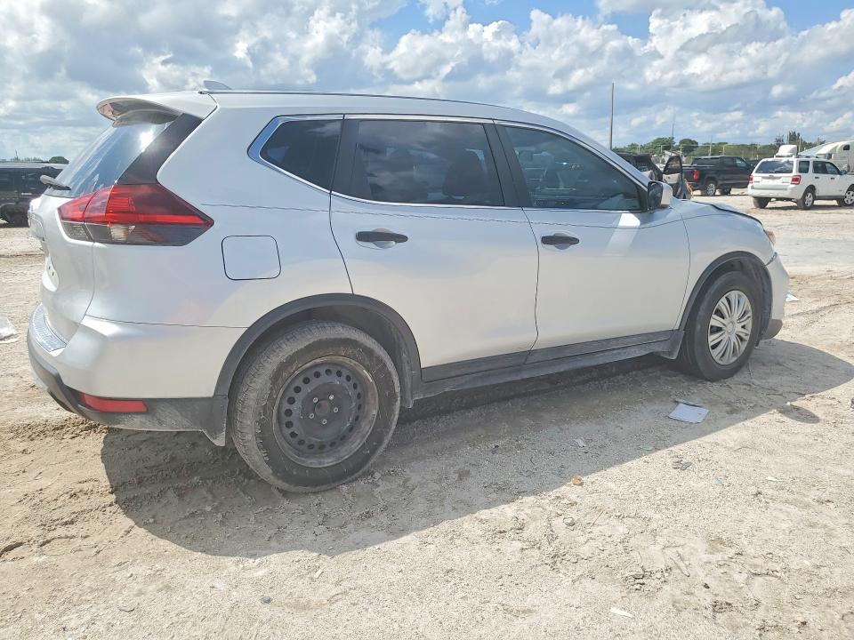68753106 :رقم المزاد ، 5N1AT2MT9JC772052 vin ، 2018 Nissan Rogue مزاد بيع