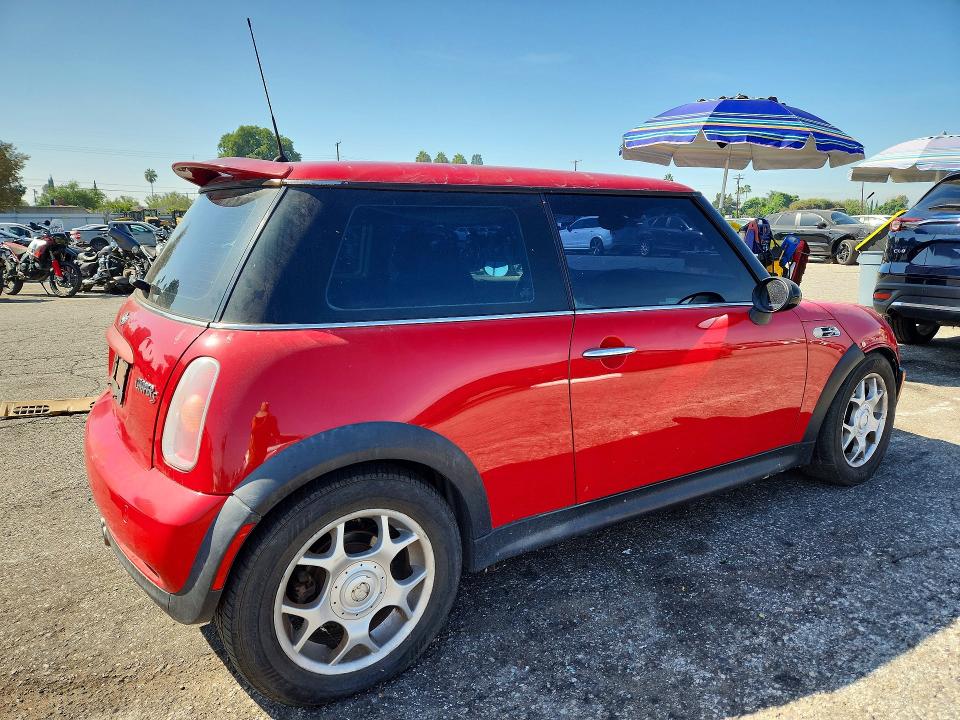 70705526 :رقم المزاد ، WMWRE33474TD87031 vin ، 2004 Mini Cooper مزاد بيع