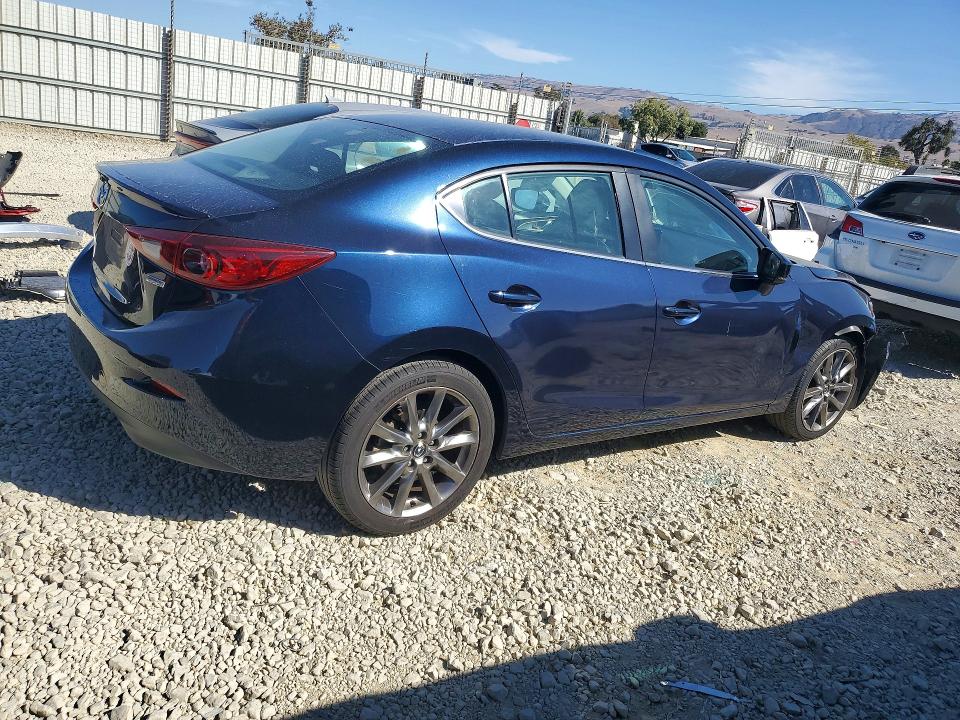 2018 Mazda 3 მანქანა იყიდება აუქციონზე, vin: 3MZBN1V36JM254827, აუქციონის ნომერი: 68688016