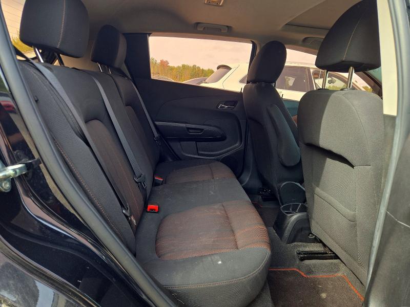 69871486 :رقم المزاد ، 1G1JC6SH1F4118120 vin ، 2015 Chevrolet Sonic مزاد بيع