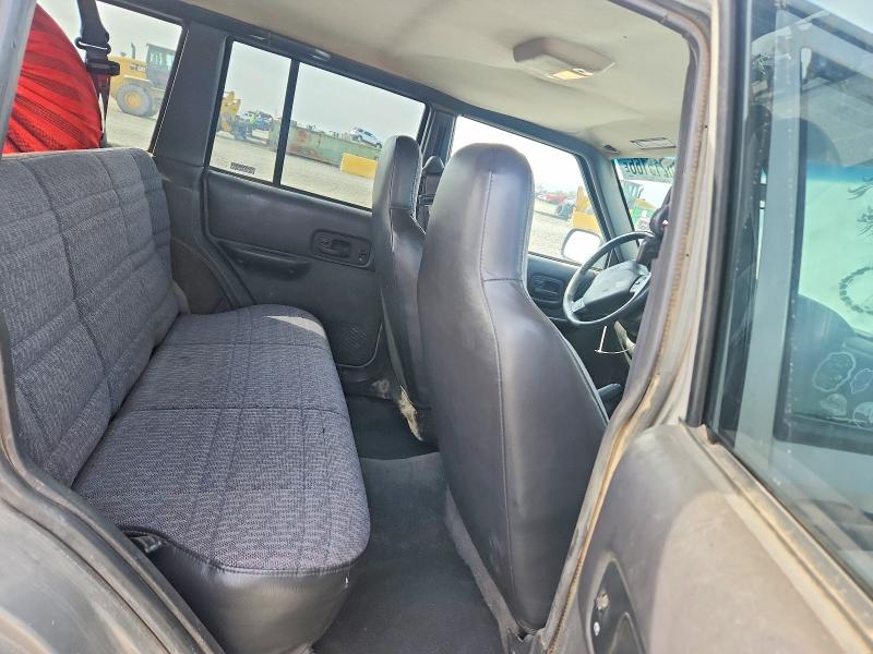 70215166 :رقم المزاد ، 1J4FF48S2YL148368 vin ، 2000 Jeep Cherokee مزاد بيع