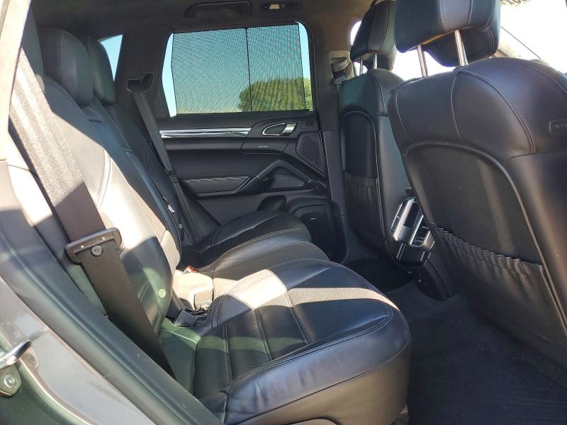 70299706 :رقم المزاد ، WP1AD2A25ELA74328 vin ، 2014 Porsche Cayenne مزاد بيع
