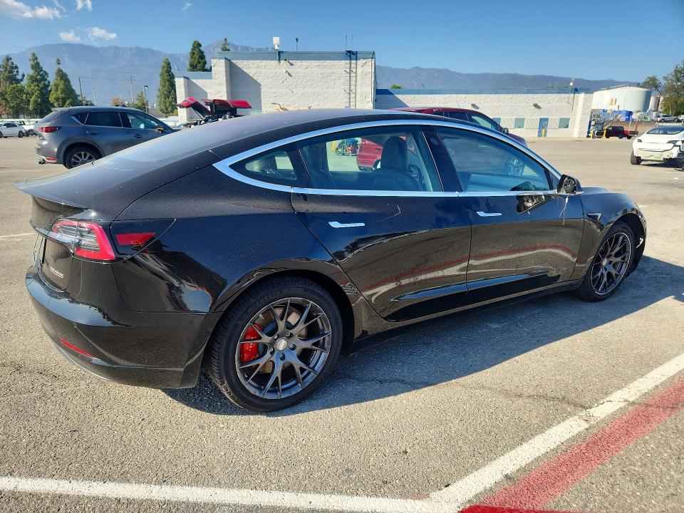 Продаж на аукціоні авто 2018 Tesla Model 3, vin: 5YJ3E1EB7JF083833, номер лоту: 69735916