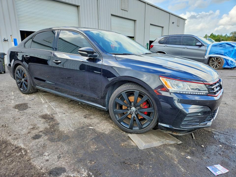 65967926 :رقم المزاد ، 1VWJM7A34JC050830 vin ، 2018 Volkswagen Passat مزاد بيع