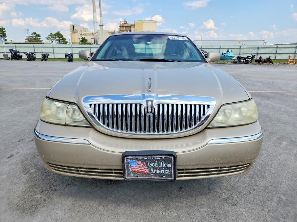 2006 Lincoln Town Car მანქანა იყიდება აუქციონზე, vin: 1LNHM82V96Y626151, აუქციონის ნომერი: 67316596