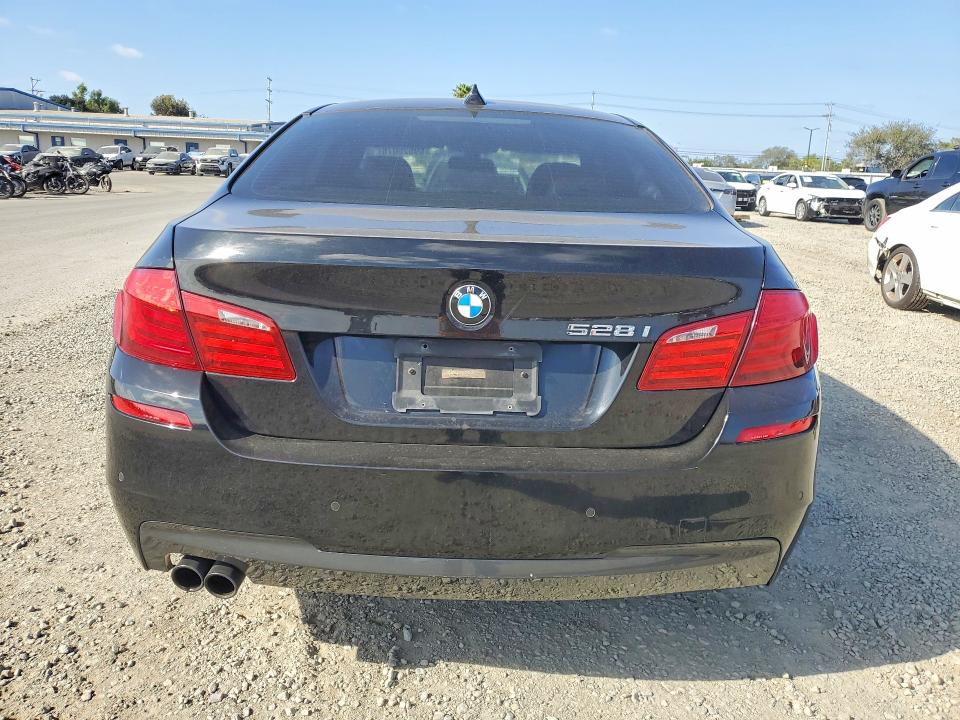 69525076 :رقم المزاد ، WBAFR1C59BC741582 vin ، 2011 Bmw 528 مزاد بيع