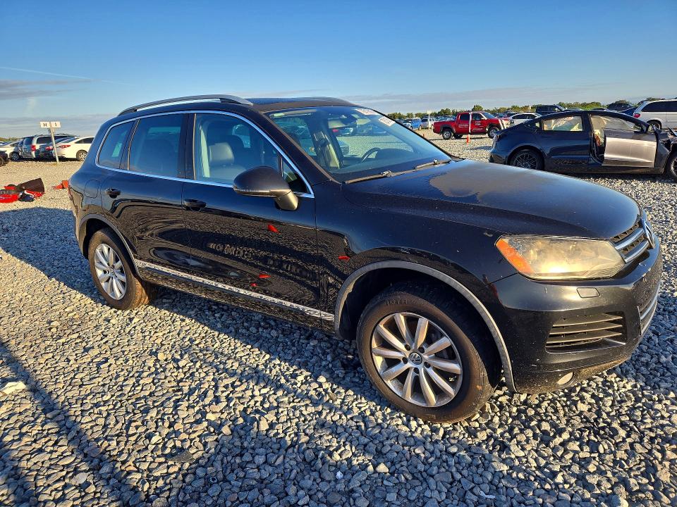 70510626 :رقم المزاد ، WVGFF9BP1BD001138 vin ، 2011 Volkswagen Touareg مزاد بيع