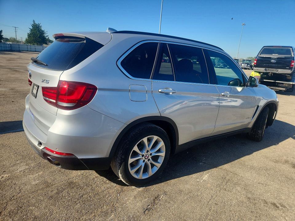 71023926 :رقم المزاد ، 5UXKR0C56F0P12140 vin ، 2015 Bmw X5 مزاد بيع