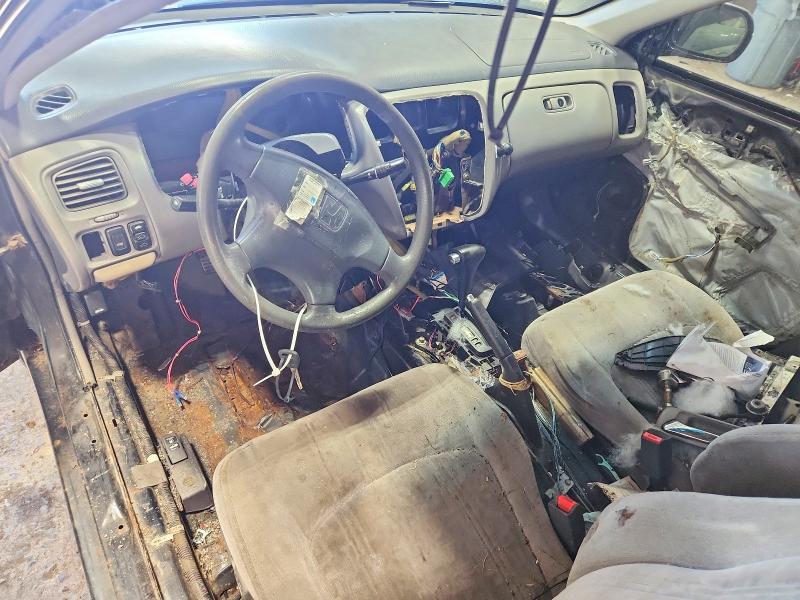 2000 Honda Accord მანქანა იყიდება აუქციონზე, vin: 1HGCG6674YA122920, აუქციონის ნომერი: 70355446