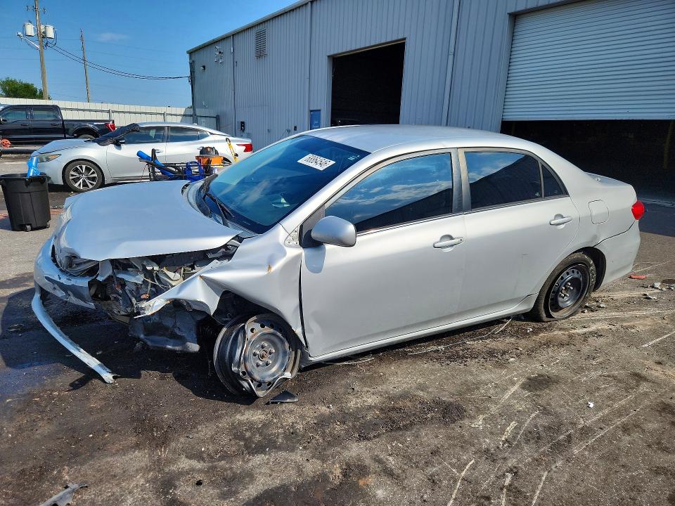 68864546 :رقم المزاد ، 2T1BURHE8GC637901 vin ، 2013 Toyota Corolla مزاد بيع