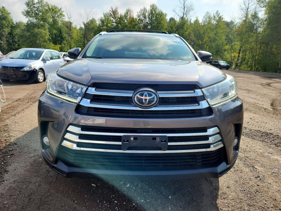 67292876 :رقم المزاد ، 5TDJZRFH5HS414086 vin ، 2017 Toyota Highlander مزاد بيع