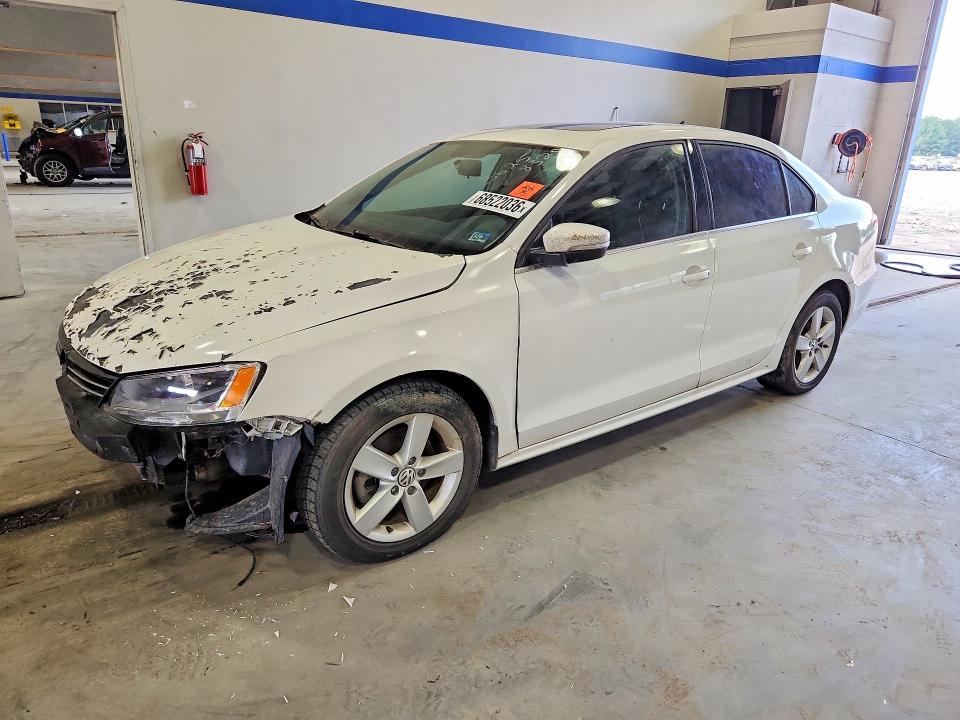 68522036 :رقم المزاد ، 3VWLL7AJ3EM374253 vin ، 2014 Volkswagen Jetta مزاد بيع