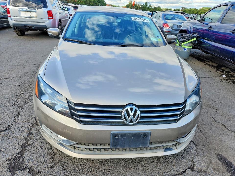 Продажа на аукционе авто 2015 Volkswagen Passat, vin: 1VWAT7A39FC109879, номер лота: 69396076