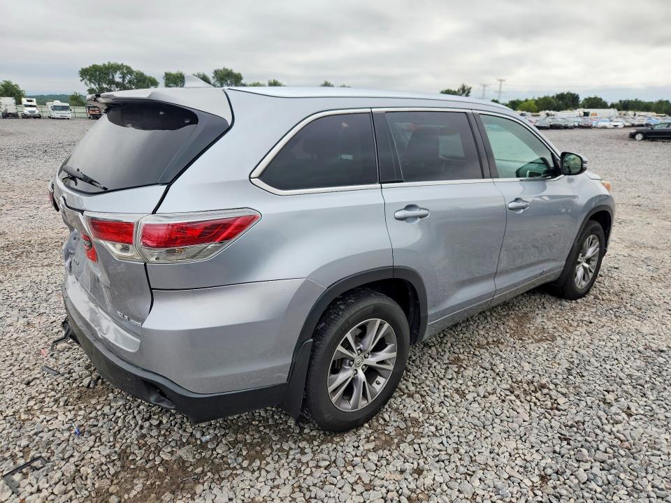 68702556 :رقم المزاد ، 5TDJKRFH6FS075792 vin ، 2015 Toyota Highlander مزاد بيع