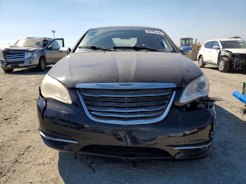 68765266 :رقم المزاد ، 1C3CCBCG2DN520271 vin ، 2013 Chrysler 200 مزاد بيع