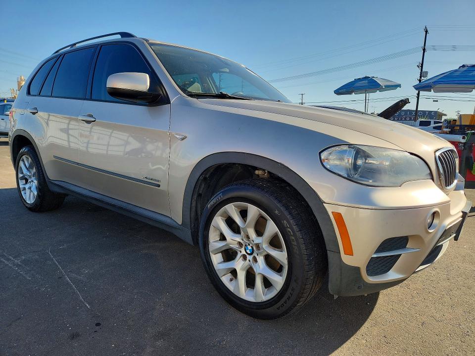 68883836 :رقم المزاد ، 5UXZV4C59D0G50721         vin ، 2013 Bmw X5 مزاد بيع
