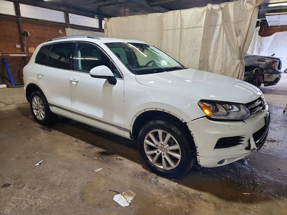 2014 Volkswagen Touareg მანქანა იყიდება აუქციონზე, vin: WVGEF9BP3ED002601, აუქციონის ნომერი: 68831686