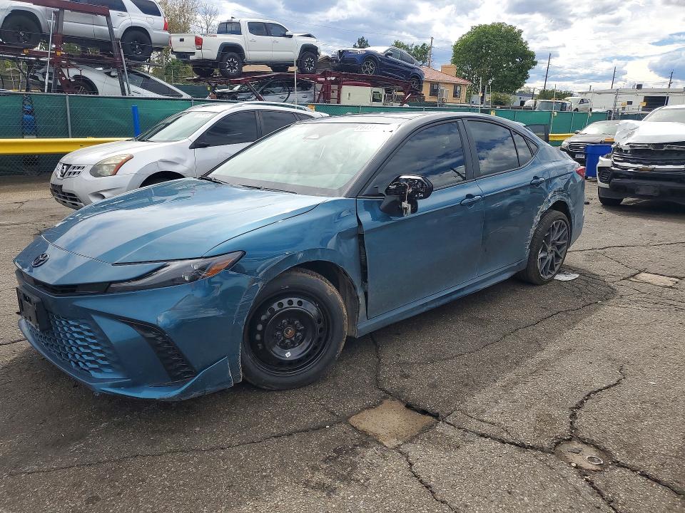 2026 Toyota Camry მანქანა იყიდება აუქციონზე, vin: 4T1DBADK4TU040667, აუქციონის ნომერი: 67843146
