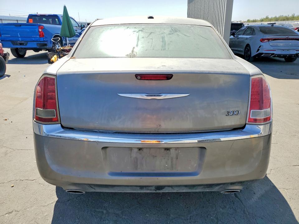 68696066 :رقم المزاد ، 2C3CA5CGXBH557937 vin ، 2011 Chrysler 300 مزاد بيع