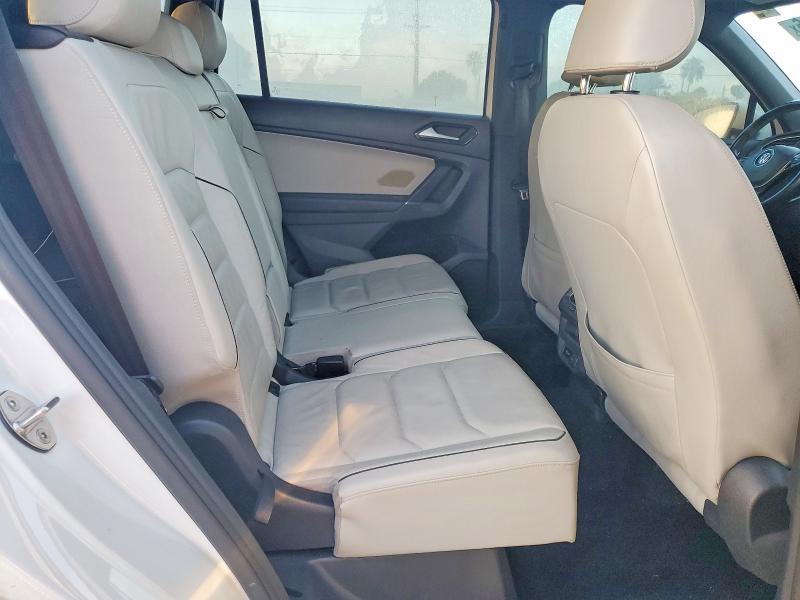 Продажа на аукционе авто 2018 Volkswagen Tiguan, vin: 3VV5B7AX2JM197435, номер лота: 69784106