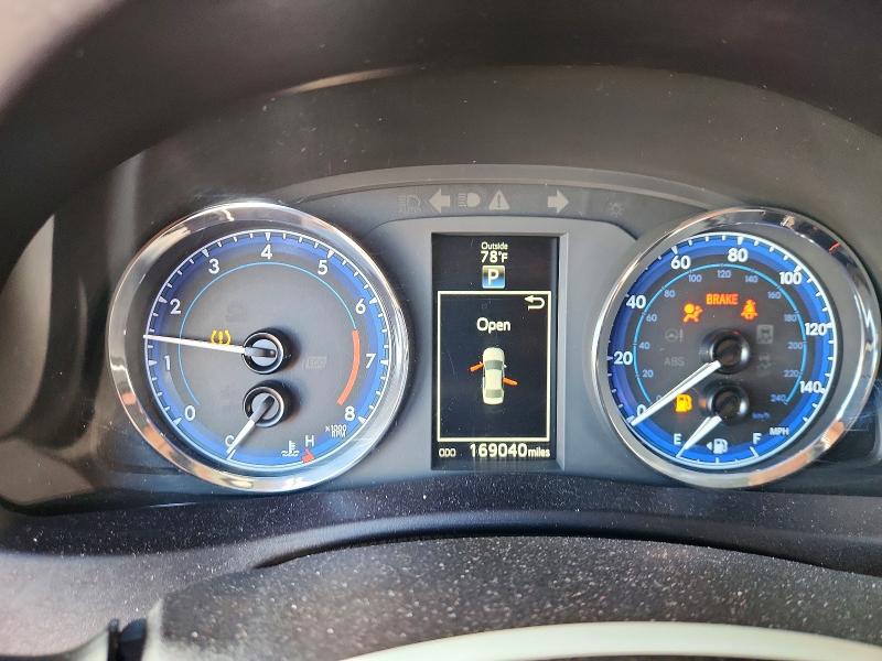 69648216 :رقم المزاد ، 5YFBURHE3HP728429 vin ، 2017 Toyota Corolla مزاد بيع