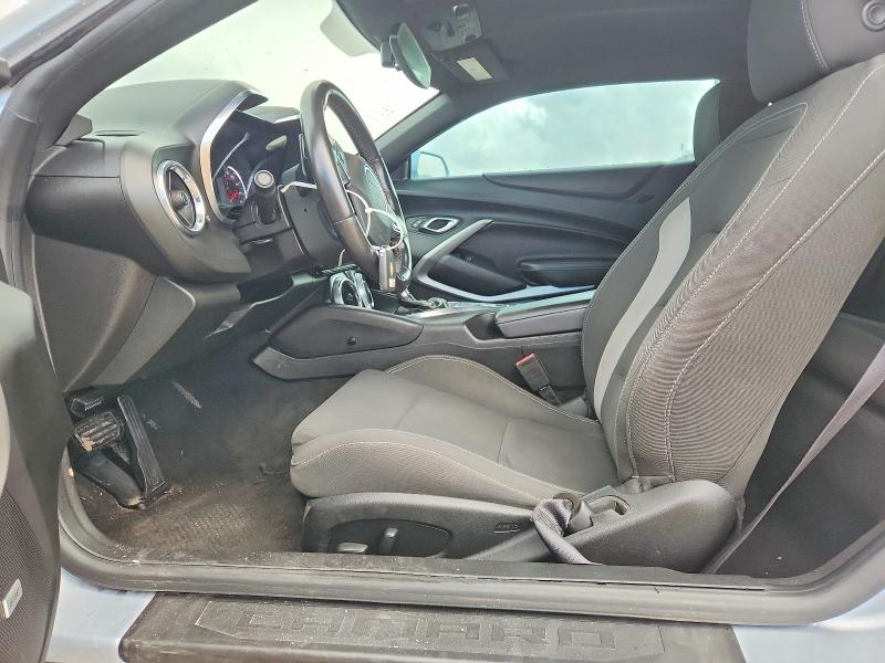 68825856 :رقم المزاد ، 1G1FB1RS1J0130653 vin ، 2018 Chevrolet Camaro مزاد بيع